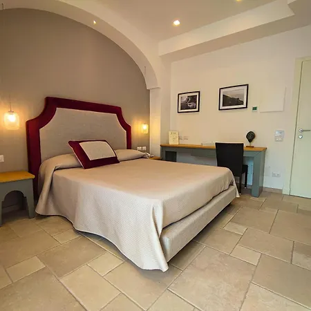 Hotell La Pergola 3*