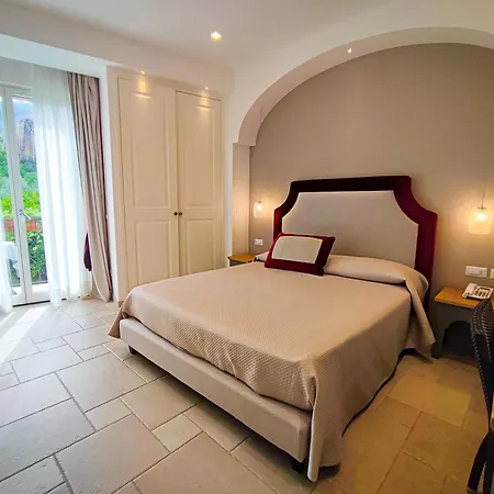 La Pergola Hotell 3*